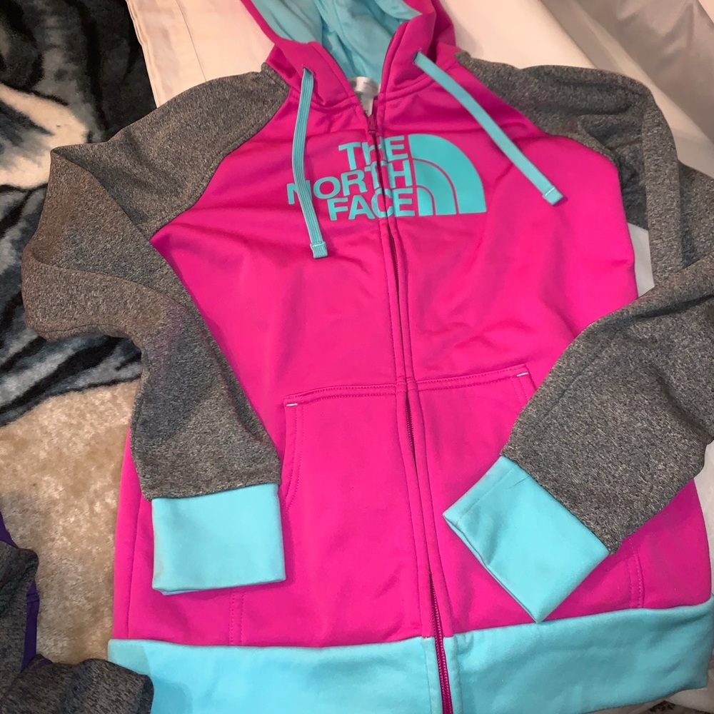 Size small The North face hoodie